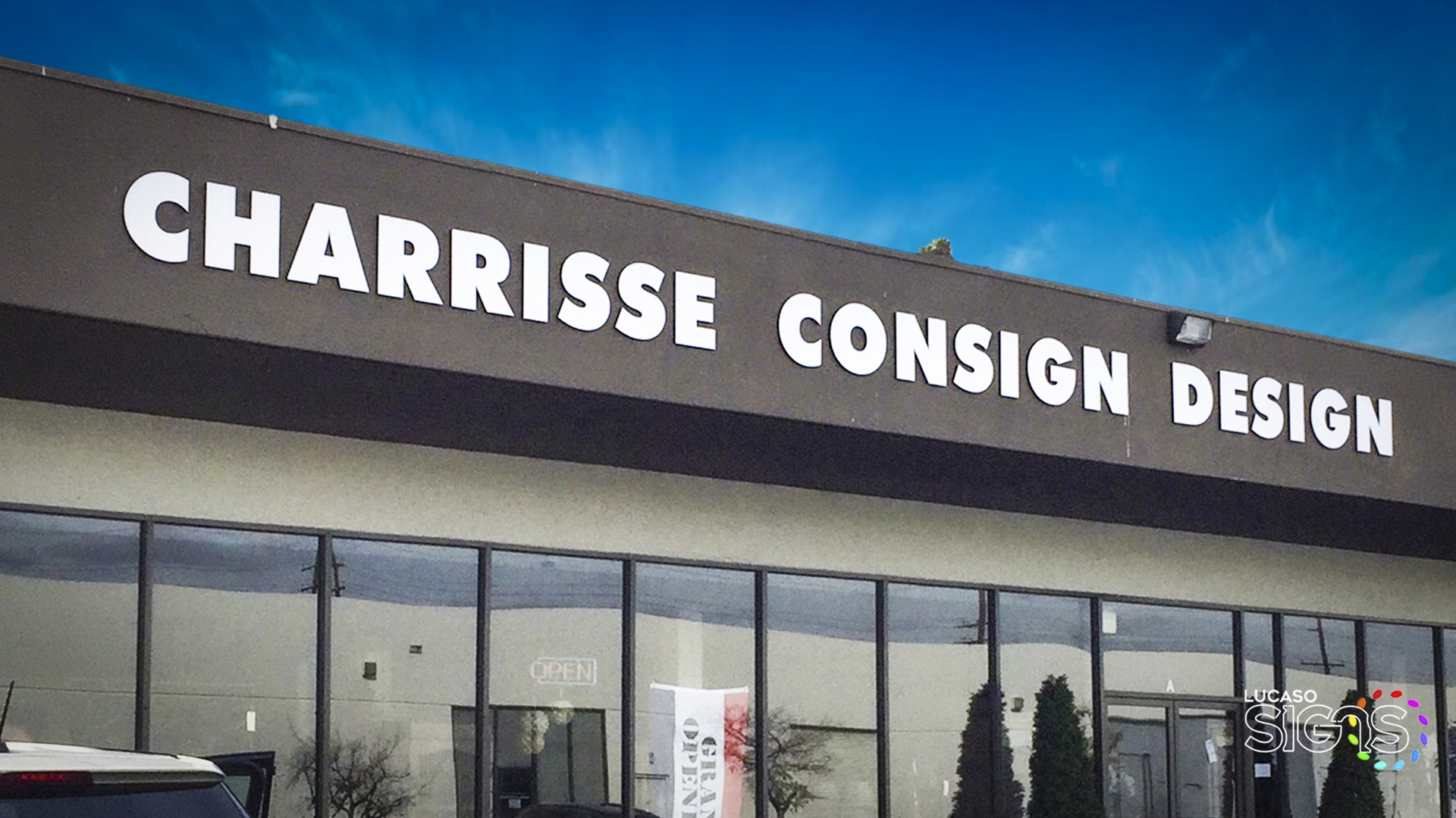 Storefront-Foam-letters-set-by-lucaso-signs